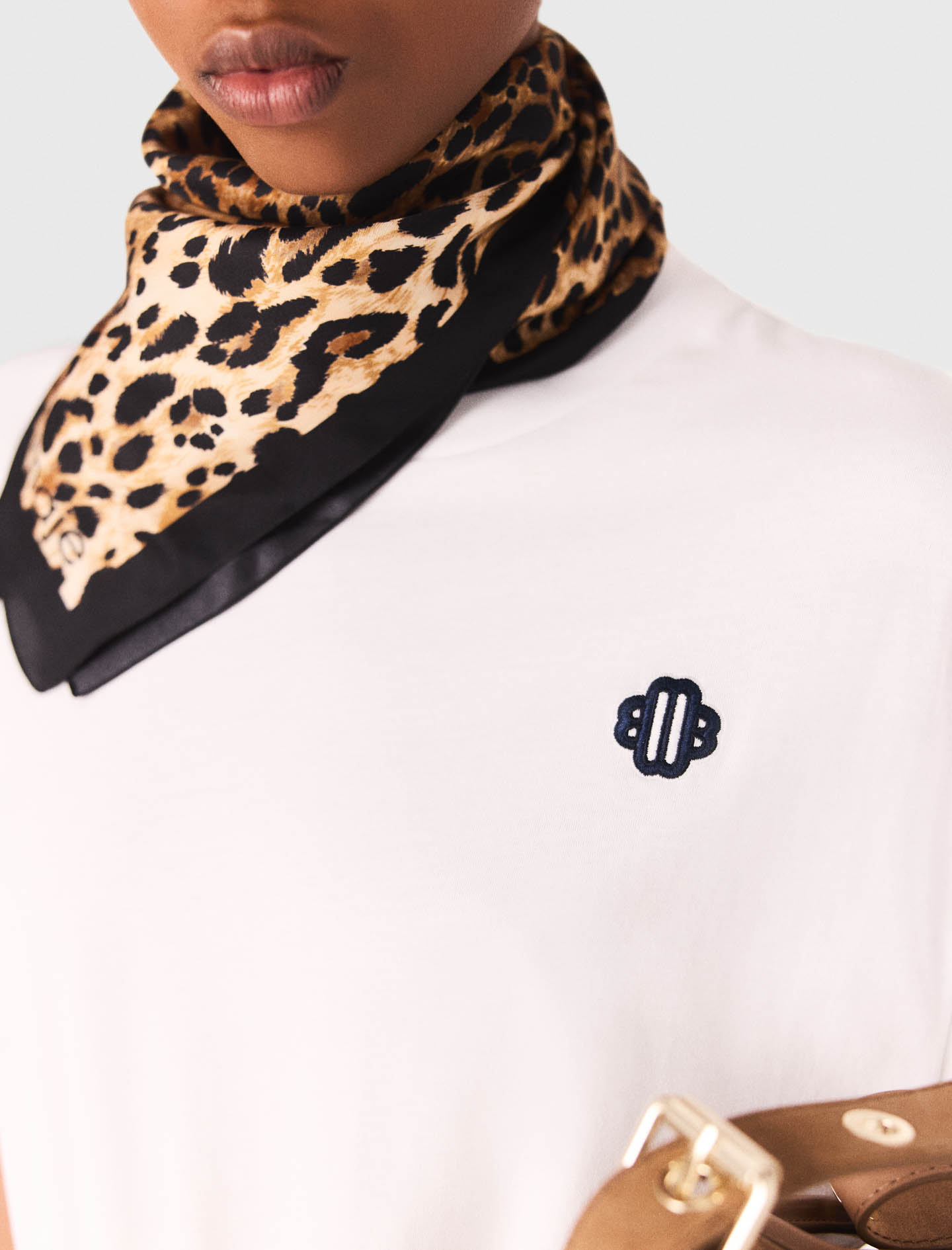 Short sleeves white t-shirt