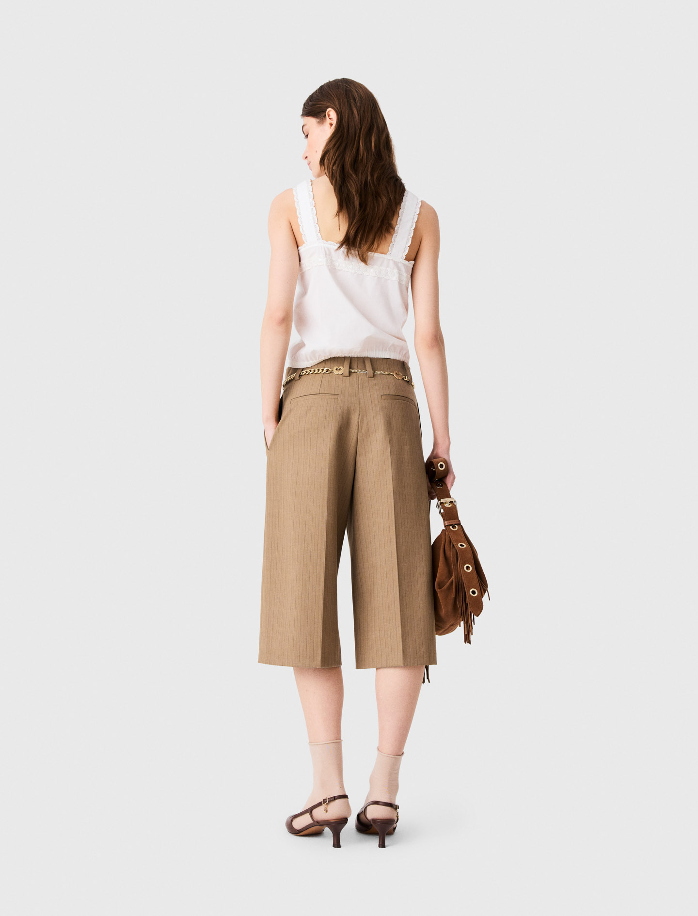 Tailored pleated Bermuda shorts - Beige