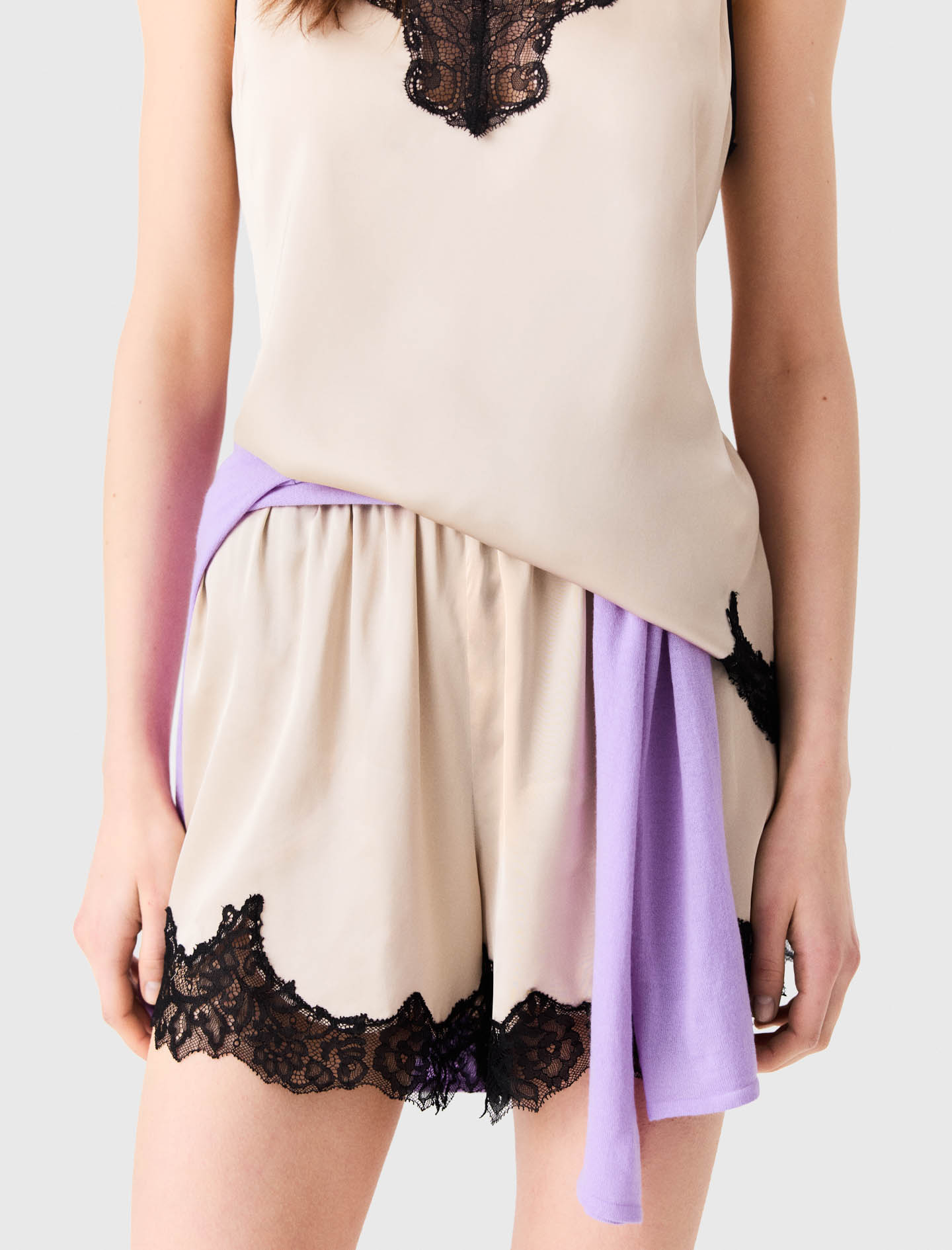 Satin shorts with lace details - Beige