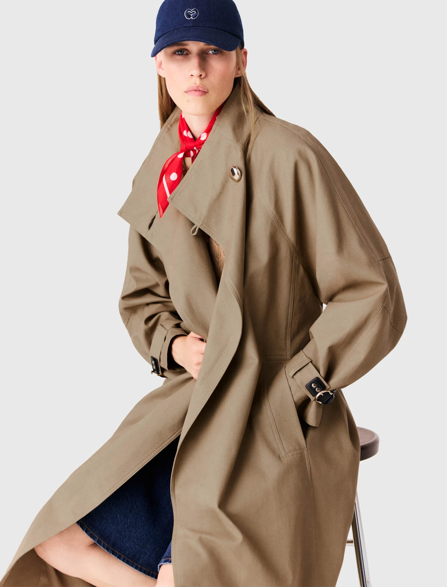 Long belted trench, gold buttons - Beige