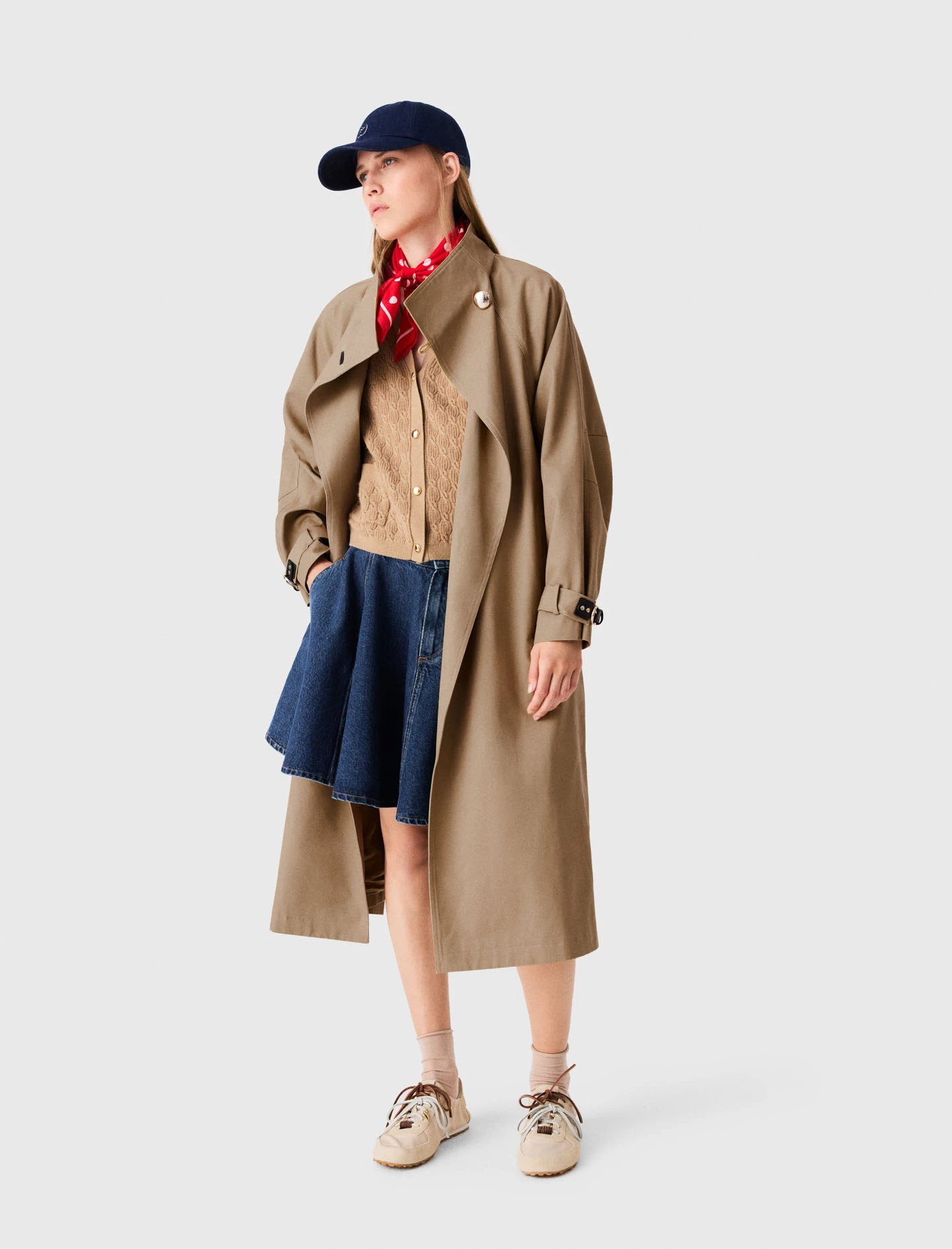 Long belted trench, gold buttons - Beige