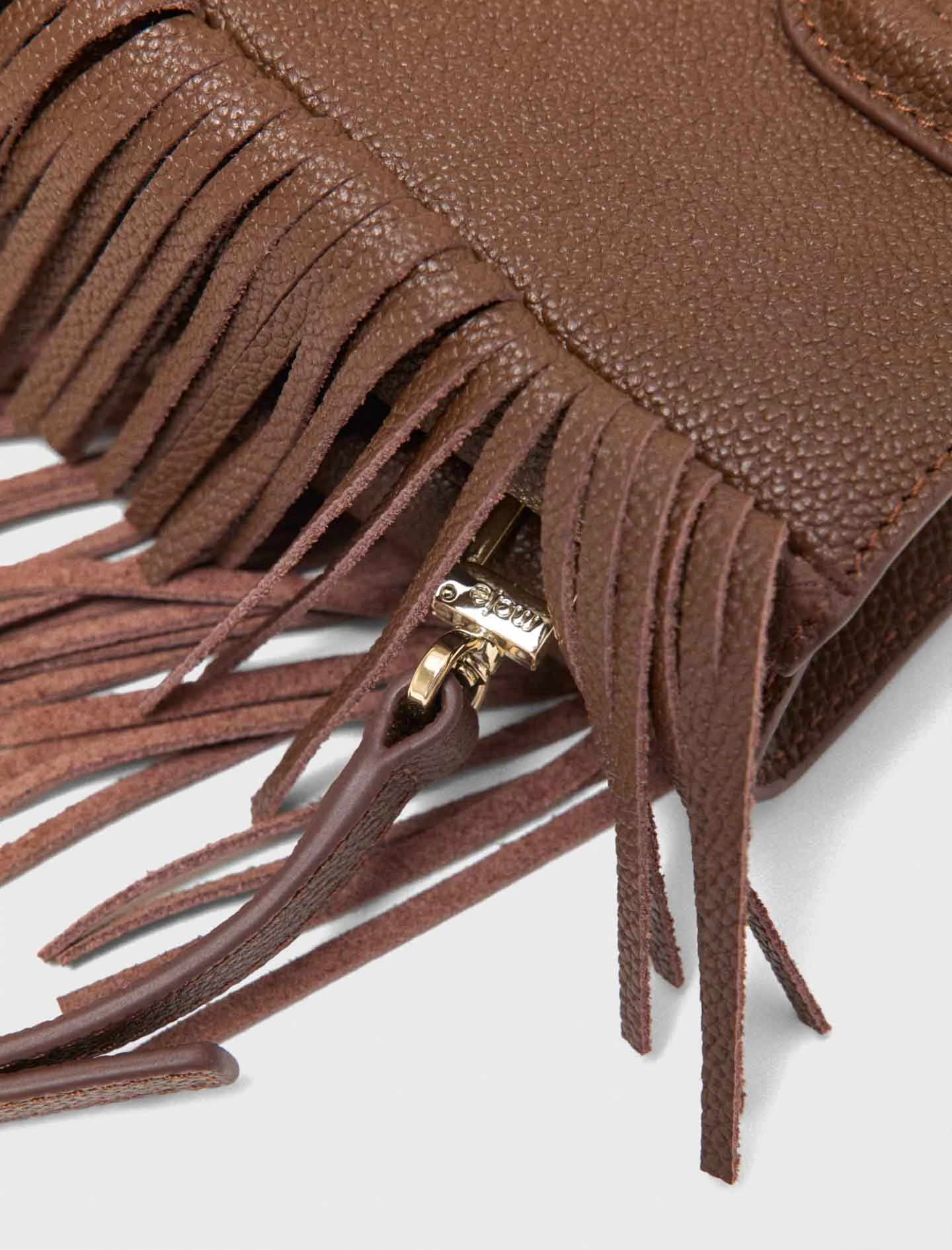 Grained leather M bag - Brown