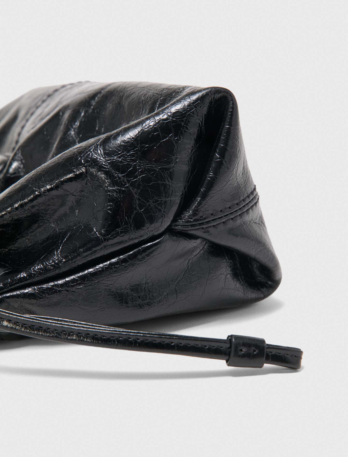 Crackled leather Milpli Gazette - Black
