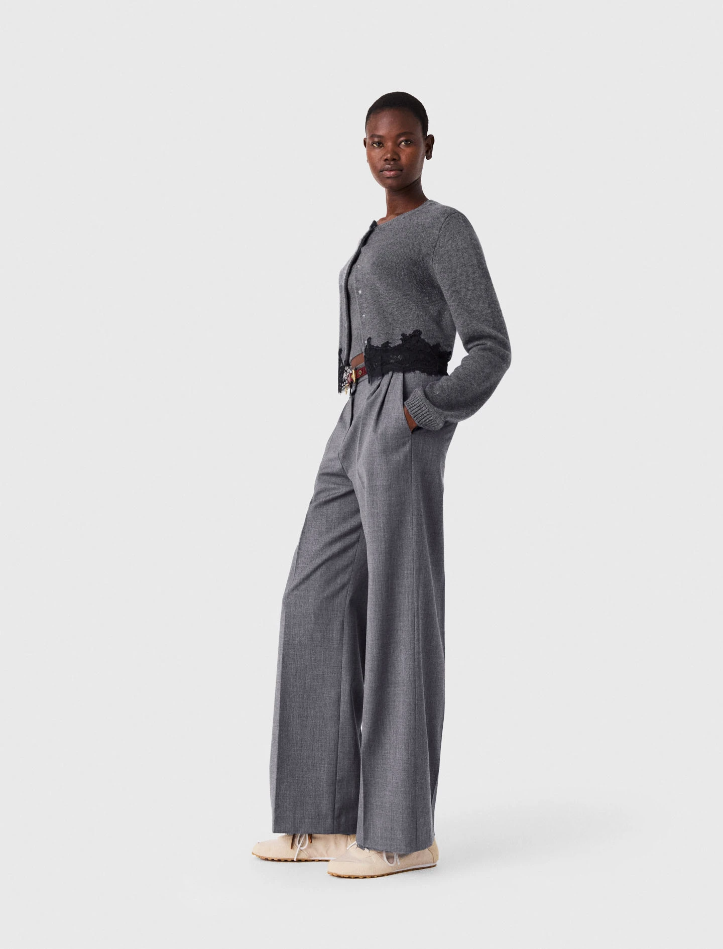 Twinset with lace trim - Grey