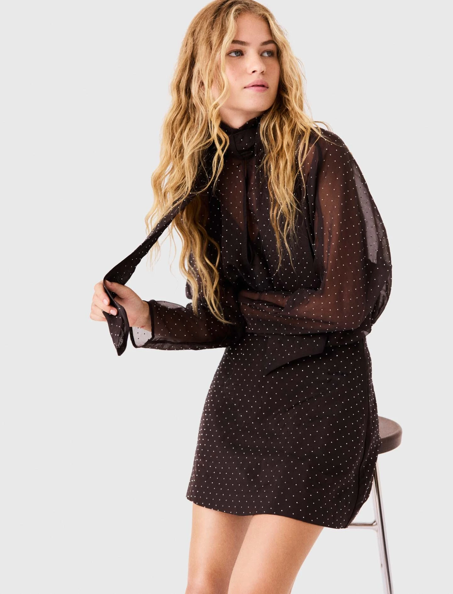 Short rhinestone tie-neck dress - Brown