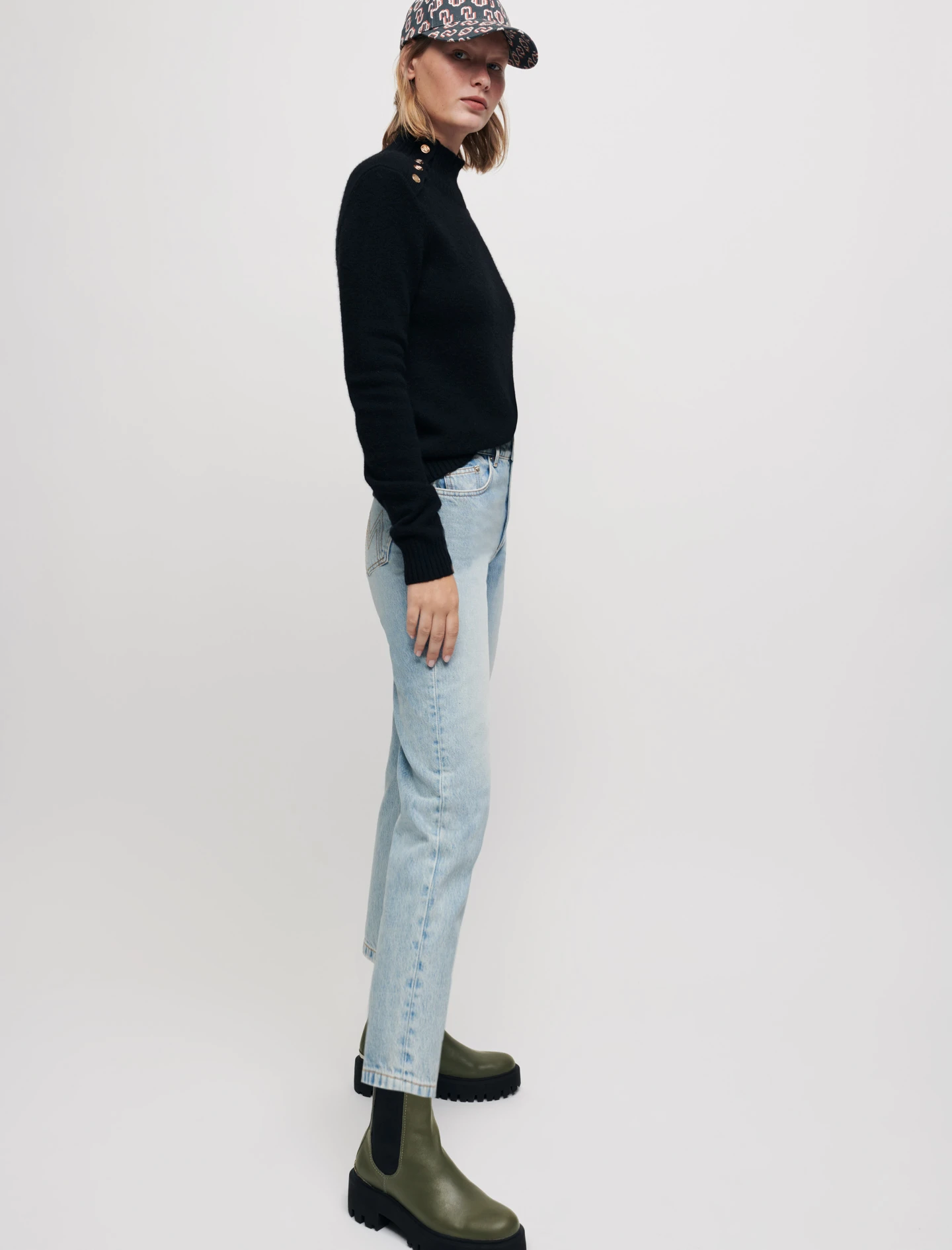 Cashmere sweater with stand up collar - Black