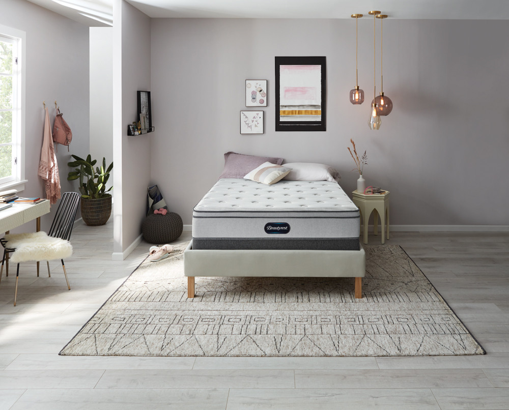 Simmons Beautyrest BR800 Plush Euro Top Mattress - DealBeds.com
