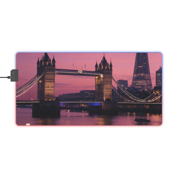 London Twilight Reflections - LED Gaming Mouse Pad