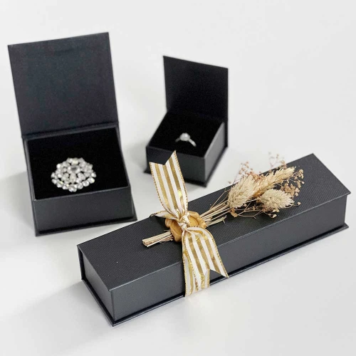 2" x 8" x 1-1/4" Akoya Black Pearl Jewellery Box
