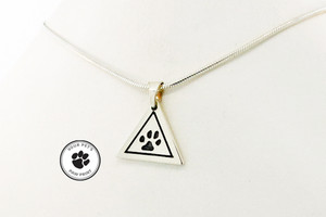 Shown with Black Paw Shown with Black Paw