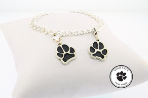 Shown with Black Paw Shown with Black Paw
