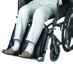 POSITIONERS HUGGER F/WHEELCHAIR LEG/FOOT F/16-18IN FOAM VINYL W/E-Z CLIP BUCKLE BLACK SKIL-CARE (EA) [169-703070]