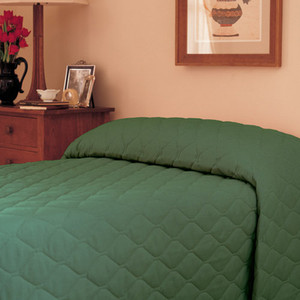 BLANKETS BEDSPREADS THROW QUILTED POLY COTTON 81IN X 110IN 5OZ SOLID DARK/FOREST GREEN MARTEX (EA) [600-BQT81110G]
