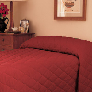 BLANKETS BEDSPREADS THROW QUILTED POLY COTTON 81IN X 110IN 5OZ SOLID CHIANTI/RED MARTEX (EA) [600-BQT81110R]