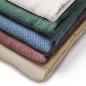 BLANKETS SPREADS SNAG-FREE 74IN X 100IN 3.75LB 55/45 PREMIUM RASPBERRY (25/CS) [600-BS74100R]