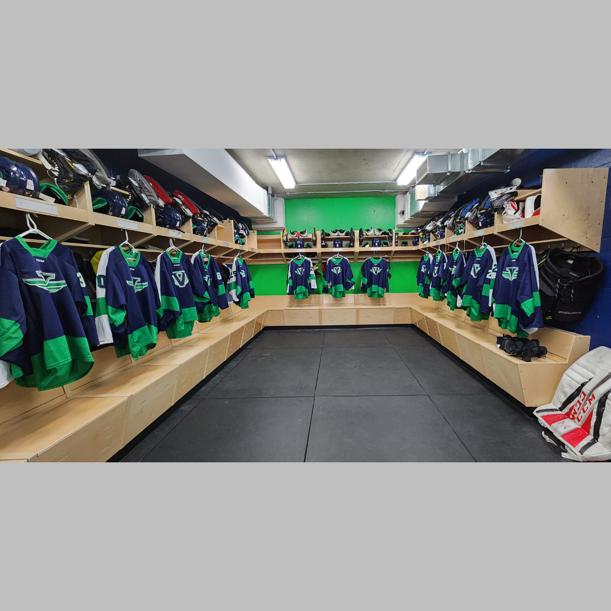 x200 PRO Hockey Locker Stall xHockeyProducts.ca Canada