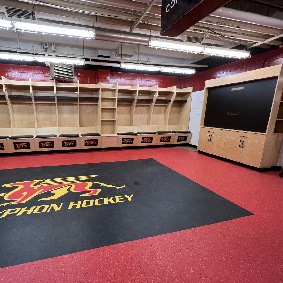 x600 PRO Hockey Locker Guelph at xHockeyProducts.ca Canada