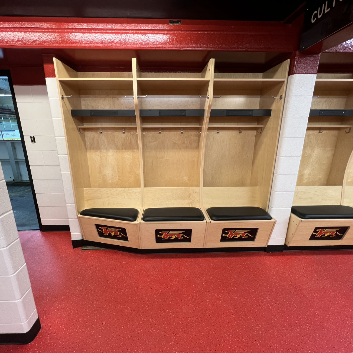 x600 PRO Hockey Locker Guelph at xHockeyProducts.ca Canada