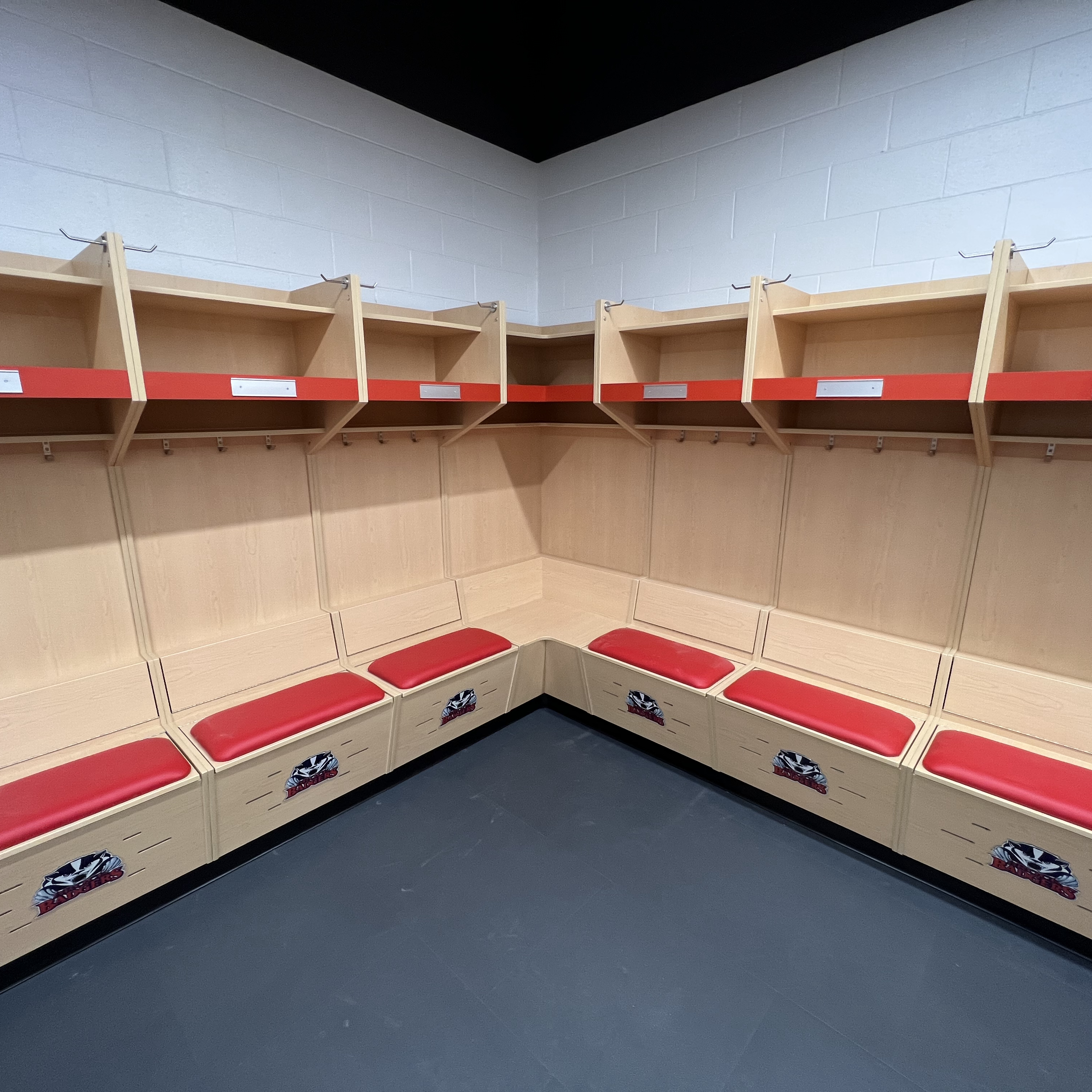 x200 Complete PRO Hockey Locker at xHockeyProducts.ca Canada