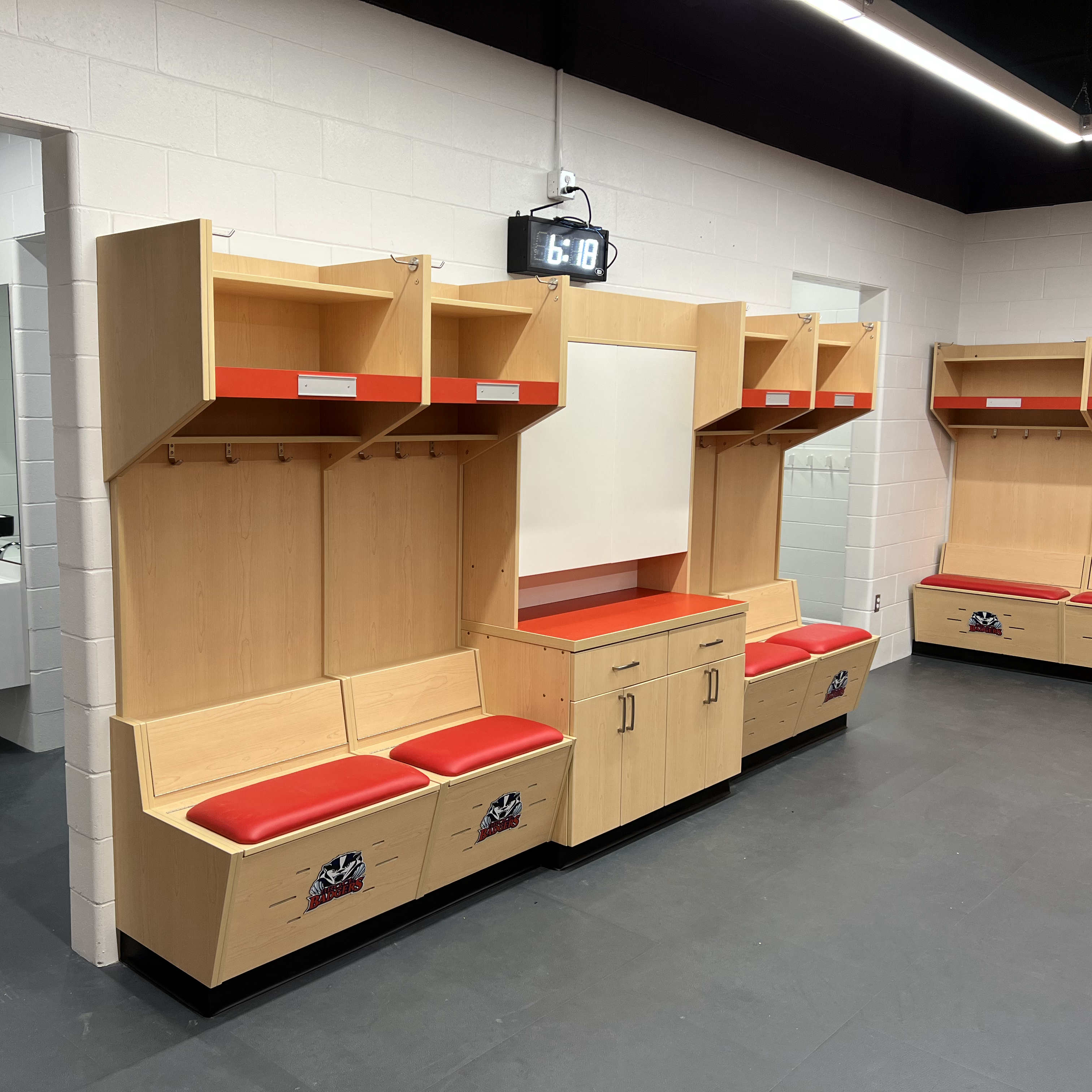 x200 Complete PRO Hockey Locker at xHockeyProducts.ca Canada