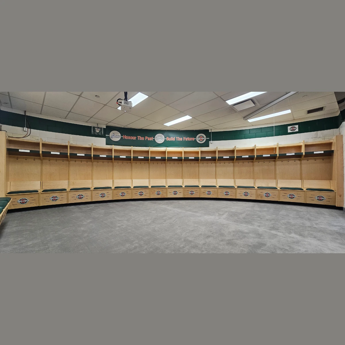 x200 Complete PRO Hockey Locker at xHockeyProducts.ca Canada