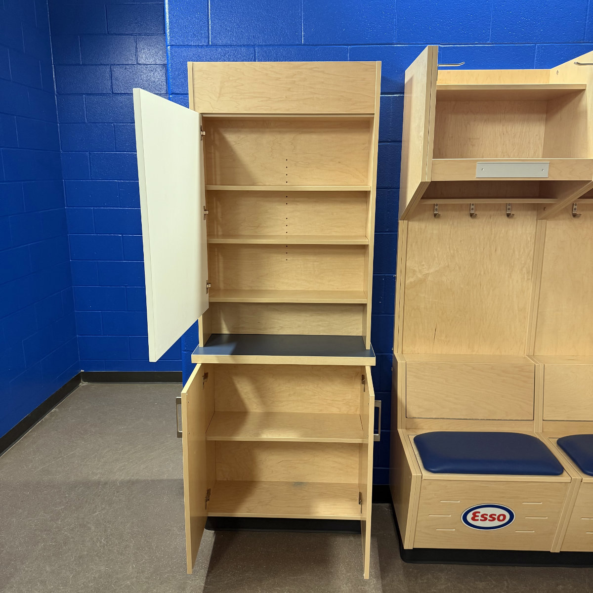 x200 Complete PRO Hockey Locker at xHockeyProducts.ca Canada