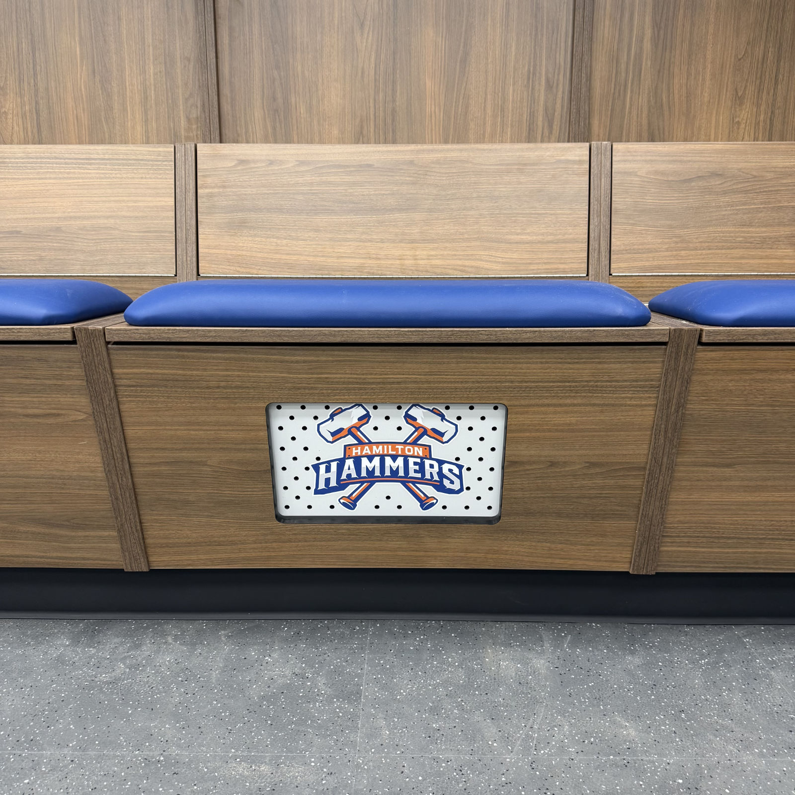 x200 Complete PRO Hockey Locker at xHockeyProducts.ca Canada