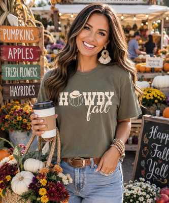 howdy fall graphic tee model image close up