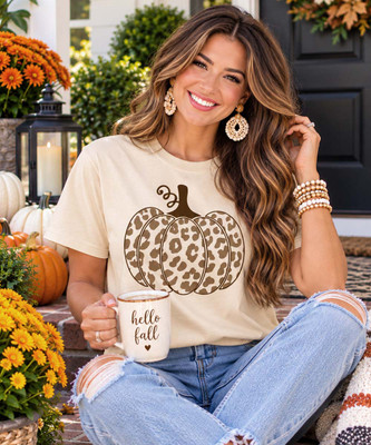 neutral leopard pumpkin tee model image
