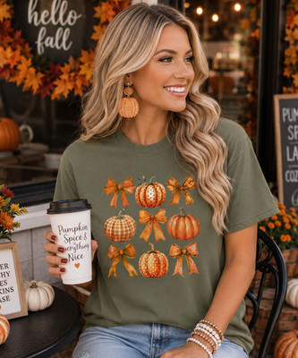 pumpkins and bows tee model image