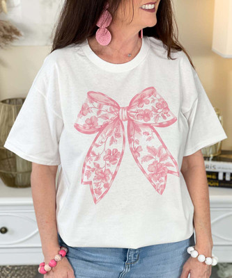 pink bow tee close up