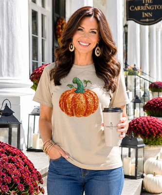 faux sequin pumpkin tee model image sand