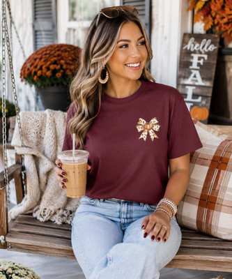 pocket pumpkin bow tee model image