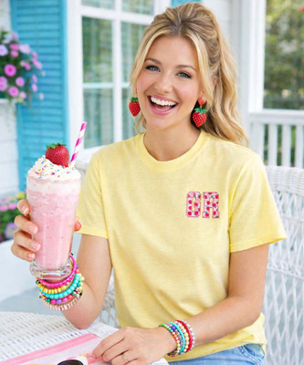 pocket strawberry monogram graphic tee model 1