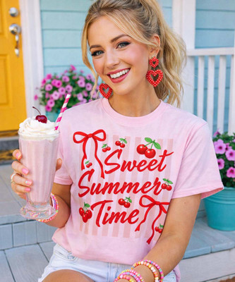 Sweet Summer Time Graphic Tee Model 1