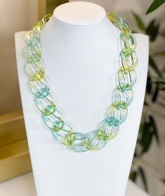  Blue Bayou Lucite Resin Chain Link Necklace 