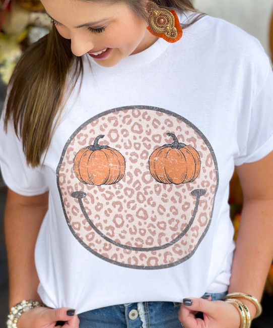  Leopard Smiley With Pumpkin Eyes Graphic Tee 