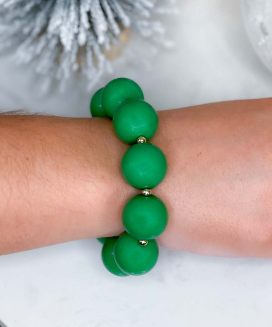 Green stretch christmas bracelet