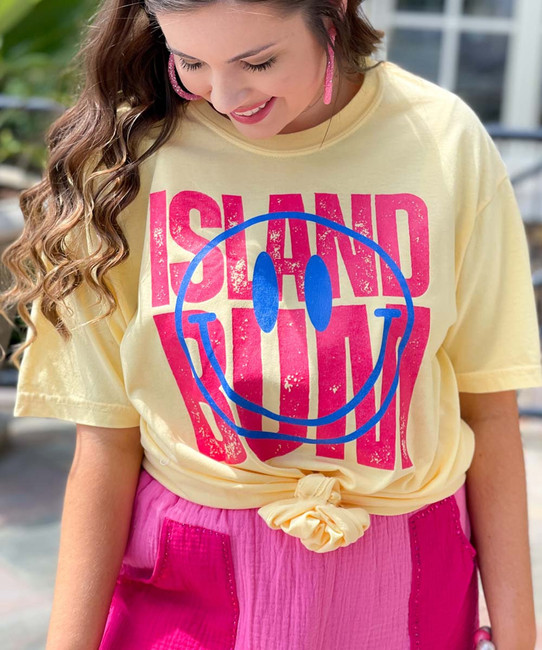 island bum comfort colors tee close up