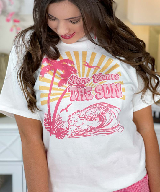 here comes the sun tee close up view