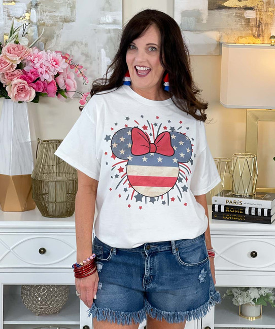 patriotic head with bow tee