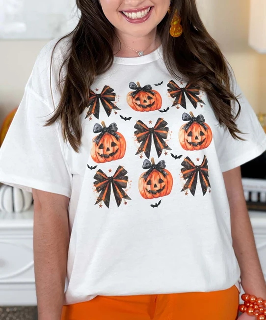 jack o lanterns and bows tee close up