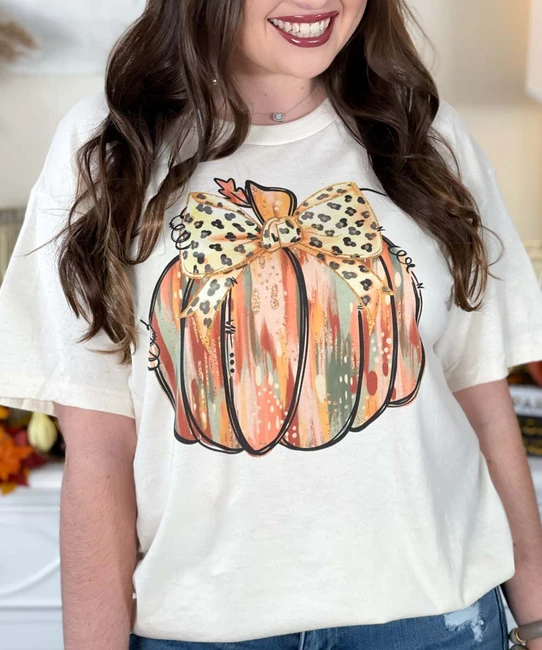 brushstroke pumpkin tee close up