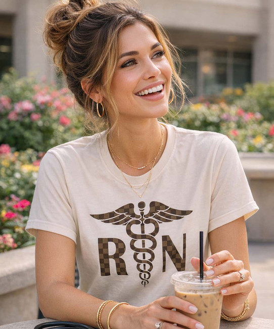 rn graphic tee model
