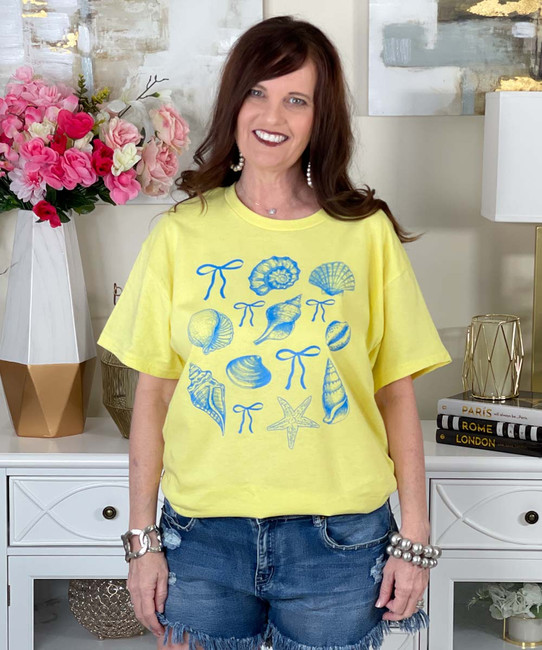 seashells and bows tee