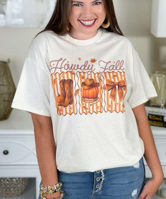 howdy fall tee close up