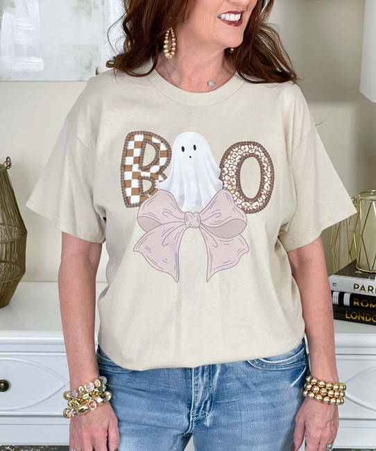 boo ghost with brown bow graphic tee close up
