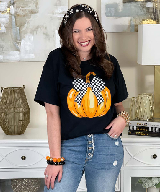 pumpkin with checkered bow tee