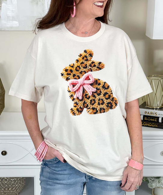 faux yarn leopard bunny tee close up