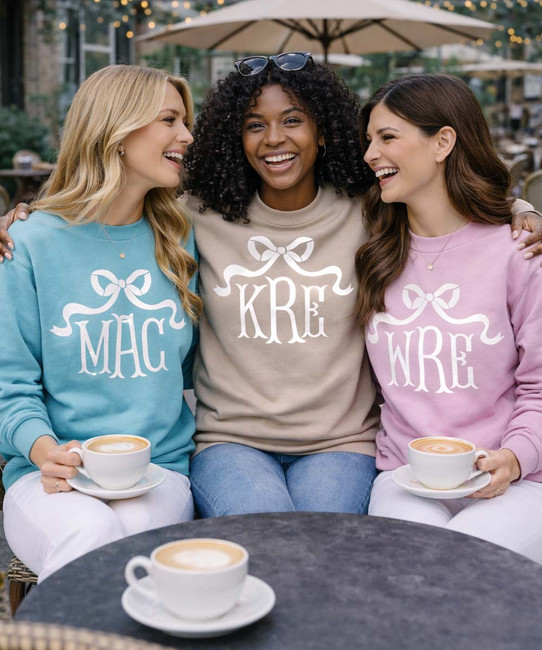 bow with fishtail monogram sweatshirt model group